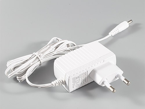 JF005WR 电源适配器 立式韩规白色